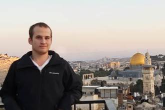 תמונה מתן קצין זוכה חידון תשעט