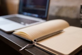 Book 731199 1280 (1)