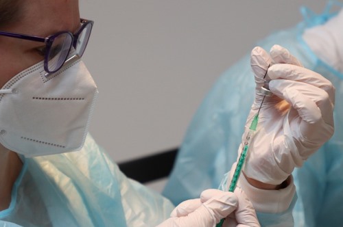 כפיית התחסנות נגד קורונה