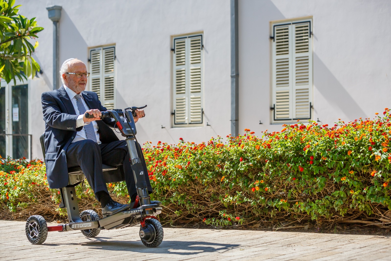 קיפול והרכבת קלנועית שבת  